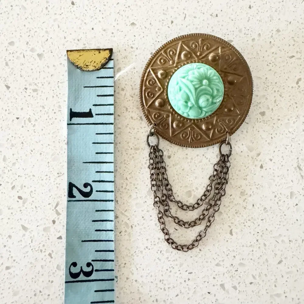 Vintage Green Jade Gold Toned Carved Dangle Brooch Pin - Picture 4 of 4